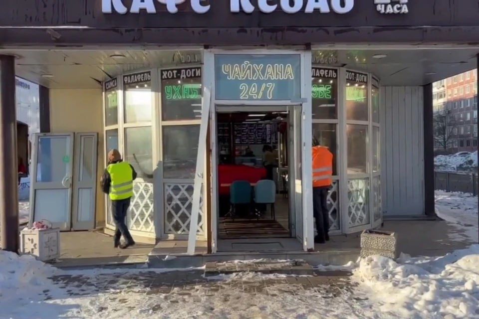 Кафе-шаверму на проспекте Энтузиастов сносят за самозахват земли