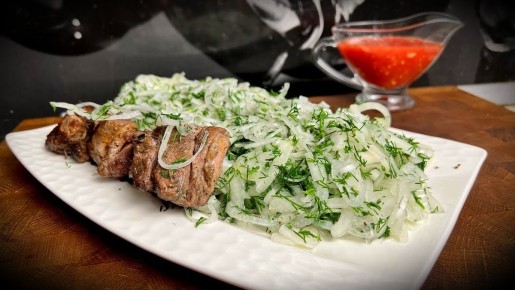 Маринованный лук с уксусом