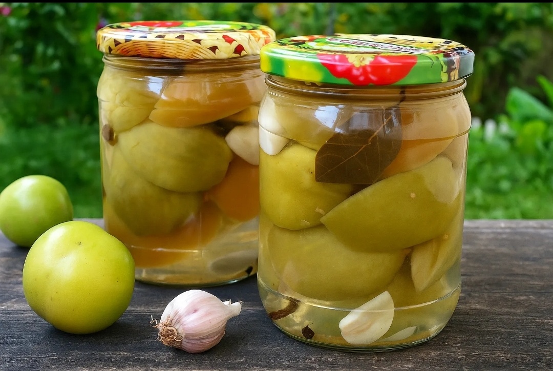 Засолка зелёных помидоров: рецепт для зимних запасов