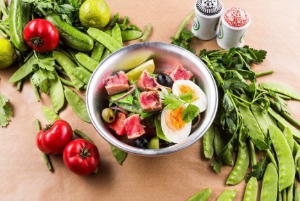 Салат с тунцом и яйцом: легкий и вкусный рецепт на каждый день