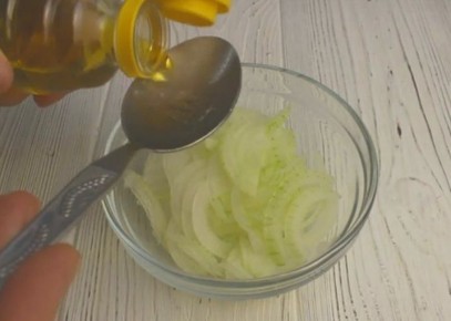 Необычный салат, который впечатлит всю семью