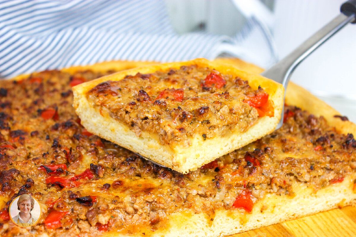 Сочный пирог с фаршем и сыром: готовим без лишних хлопот