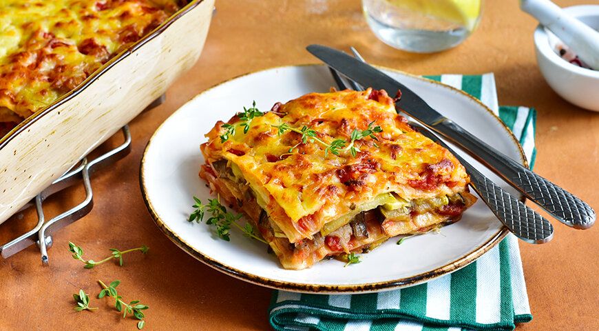 Простой и вкусный пирог из лаваша с овощами