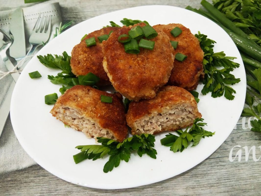 Сочные котлеты в яичном кляре с хрустящей корочкой