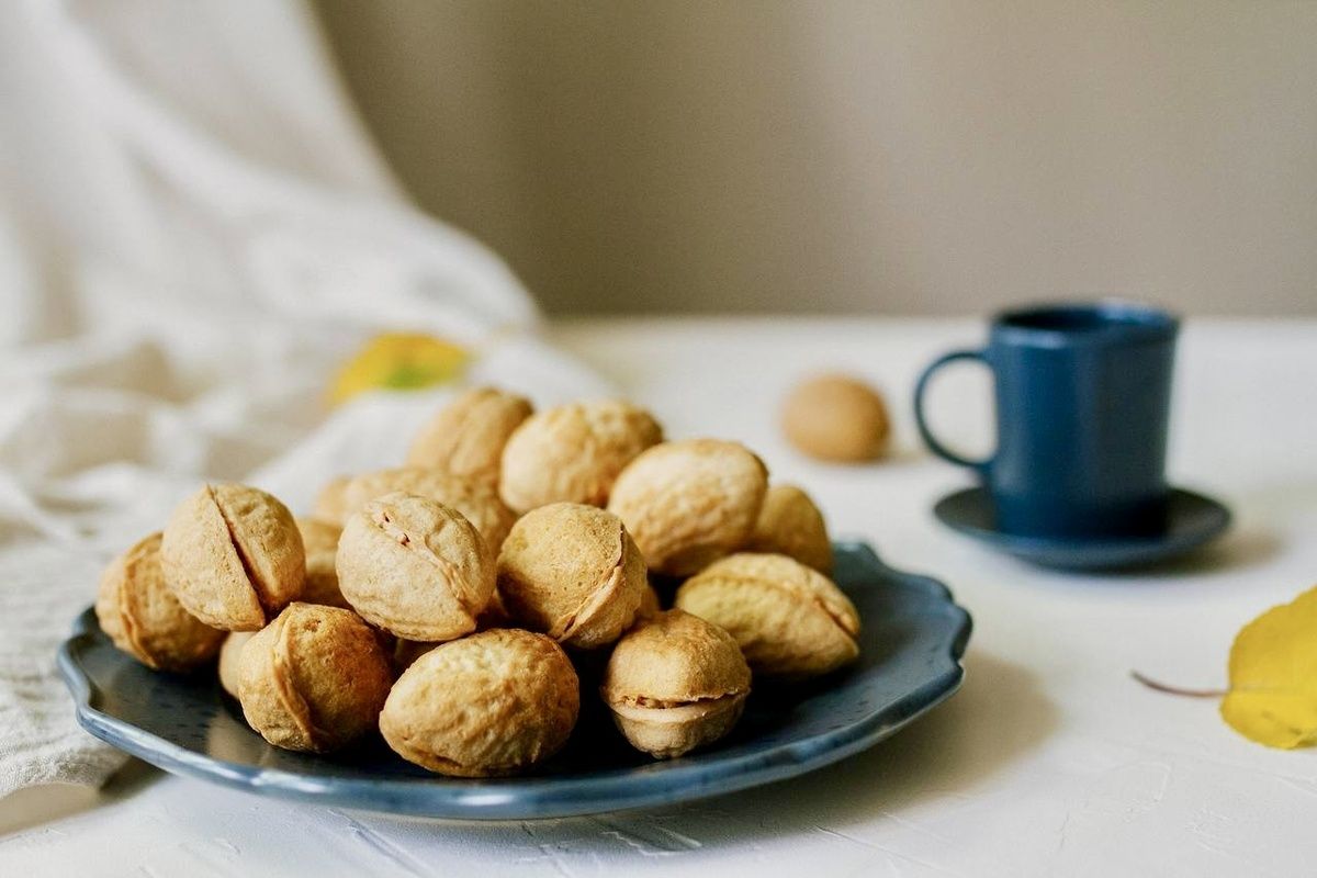 Нежное печенье «орешки»: простое и вкусное угощение