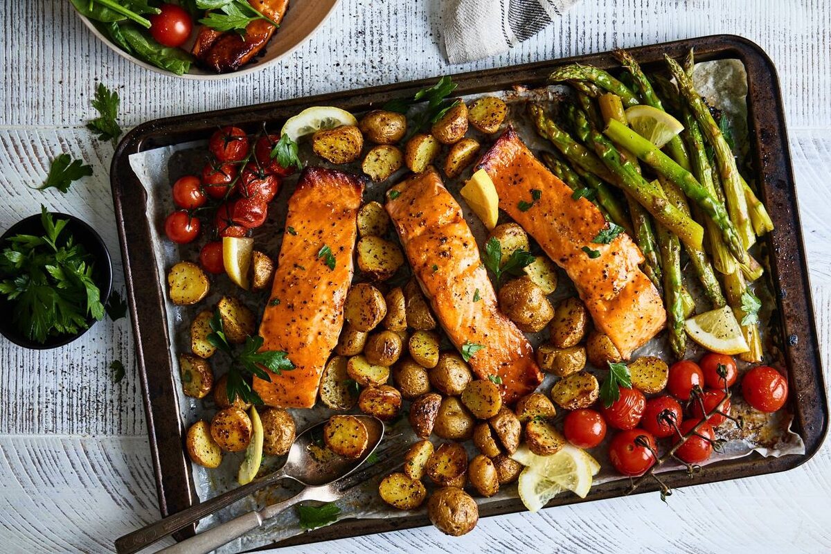 Лосось с овощами: идеальный ужин за 30 минут