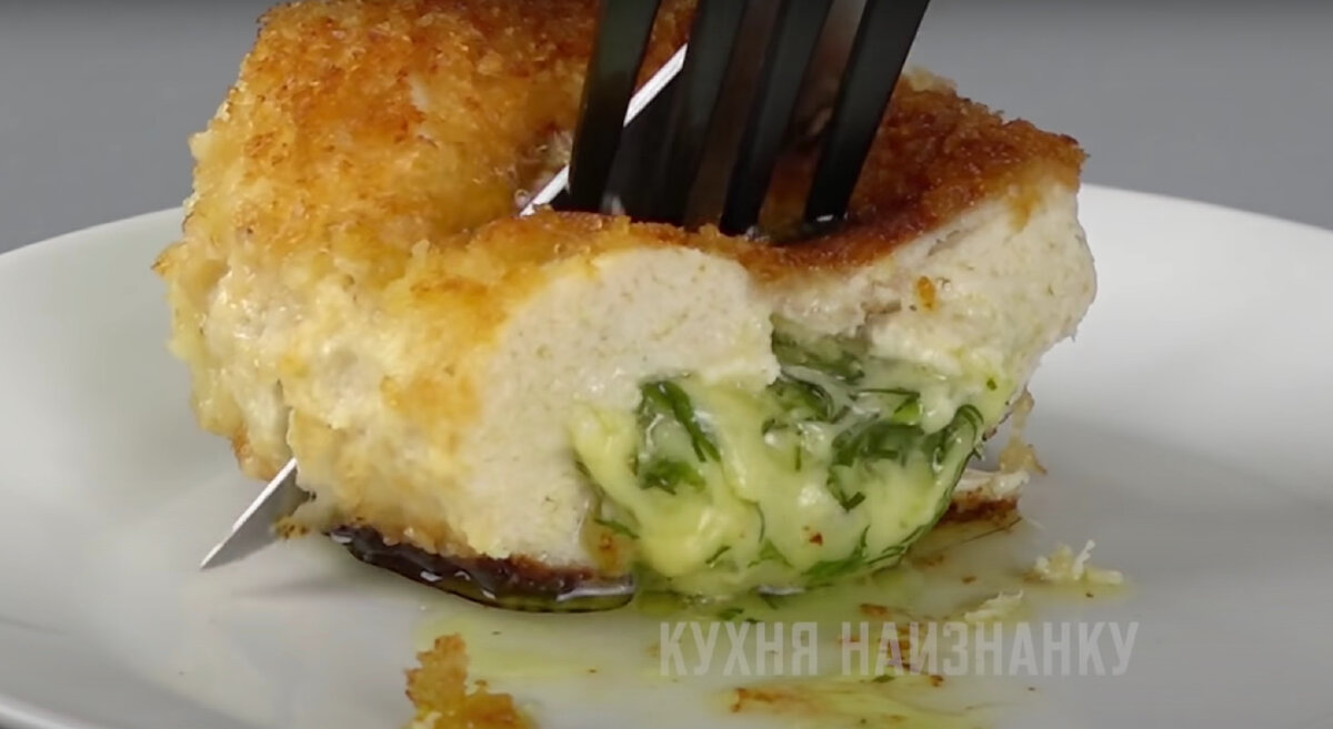 Нежные котлеты с сырной начинкой: идеальное блюдо на любой стол