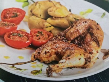 Запеченный цыпленок с яблоками и томатами черри: оригинальный взгляд на классическое блюдо