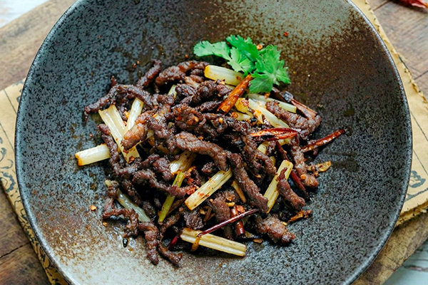 Сычуаньская говядина: когда аромат специи заменяет нежность
