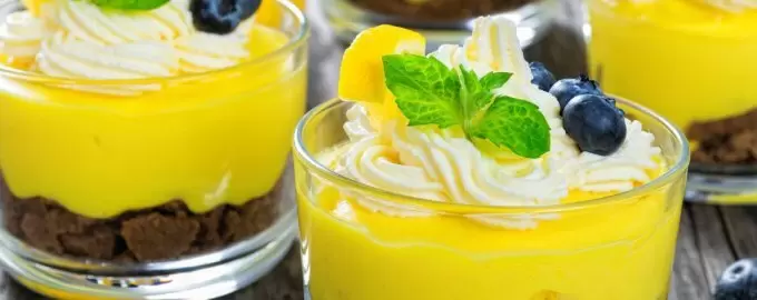 Лимонный мусс с черникой: как удивить гостей изысканным десертом