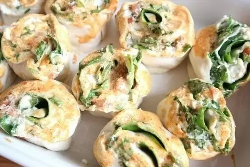 Слоеные булочки с брынзой и шпинатом: незабываемый вкус домашней кухни