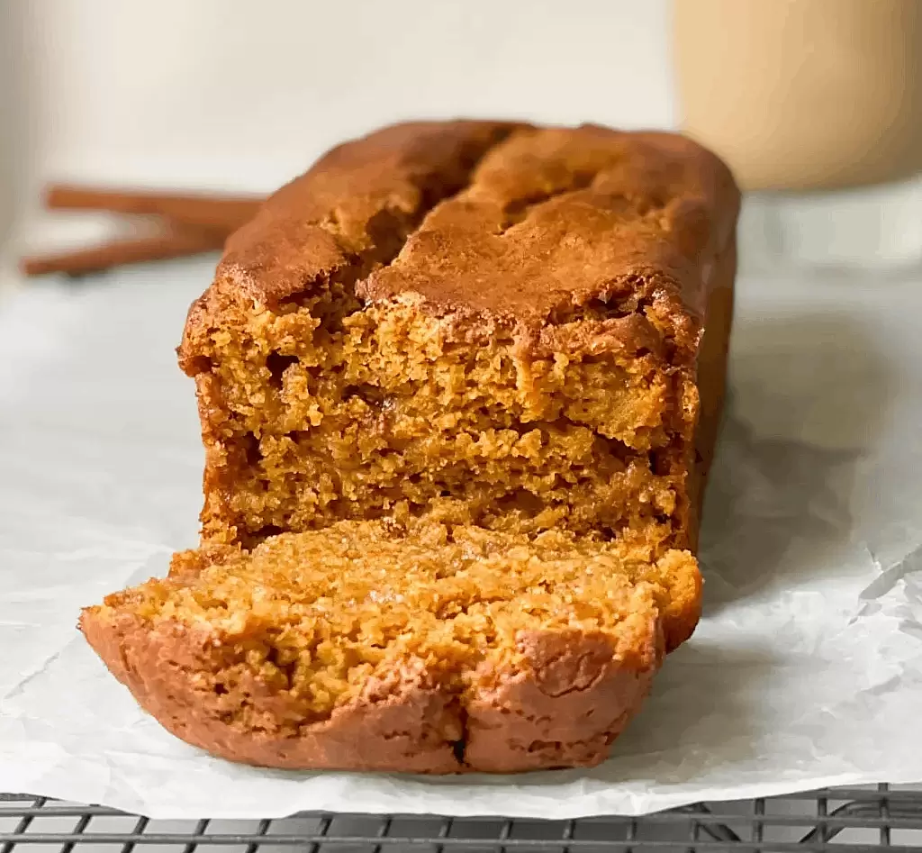 Нежный тыквенный хлеб: легкий, влажный и пряный