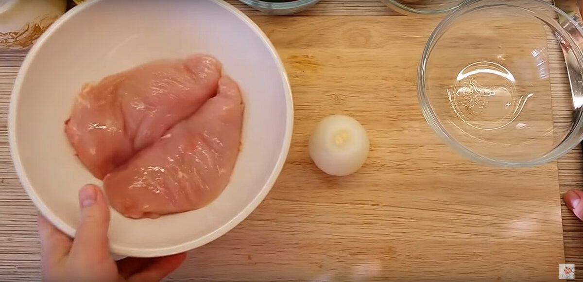 Нежные куриные котлеты для всей семьи: простой и вкусный рецепт